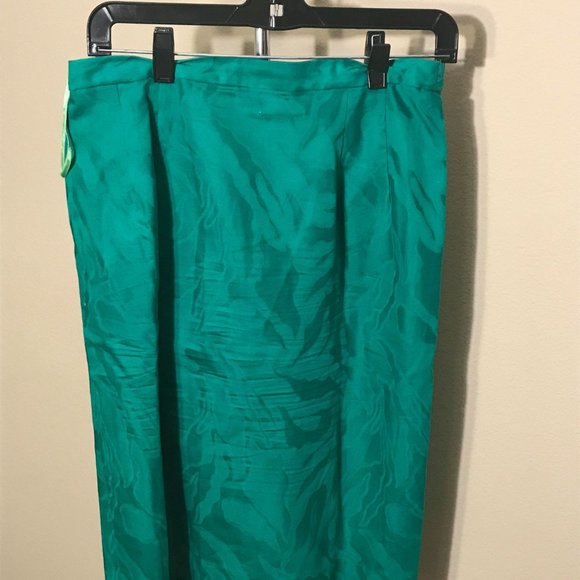 Rimini Two piece skirt suit - Picture 2 of 4